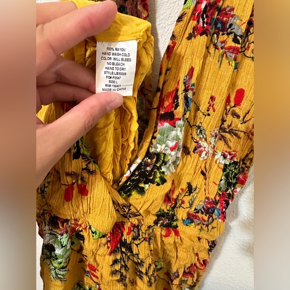 PRE-LOVED INFINITY RAINE Mustard Yellow Floral Romper V-neck - Picture 6 of 7